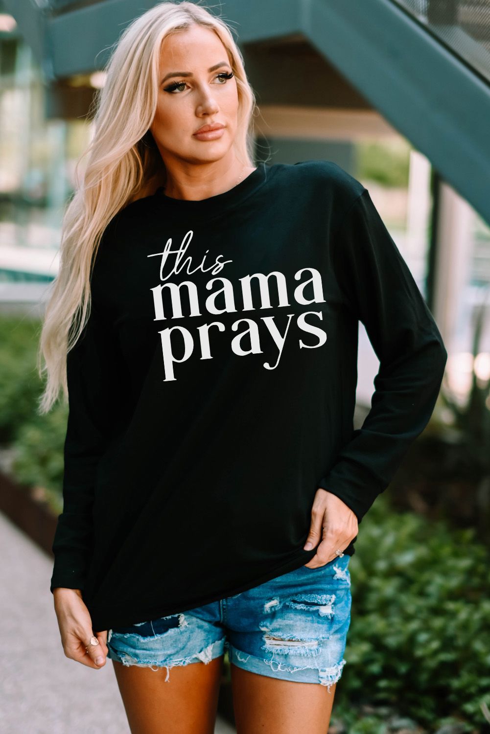 THIS MAMA PRAYS Graphic Sweatshirt - Carly Joann's Closet